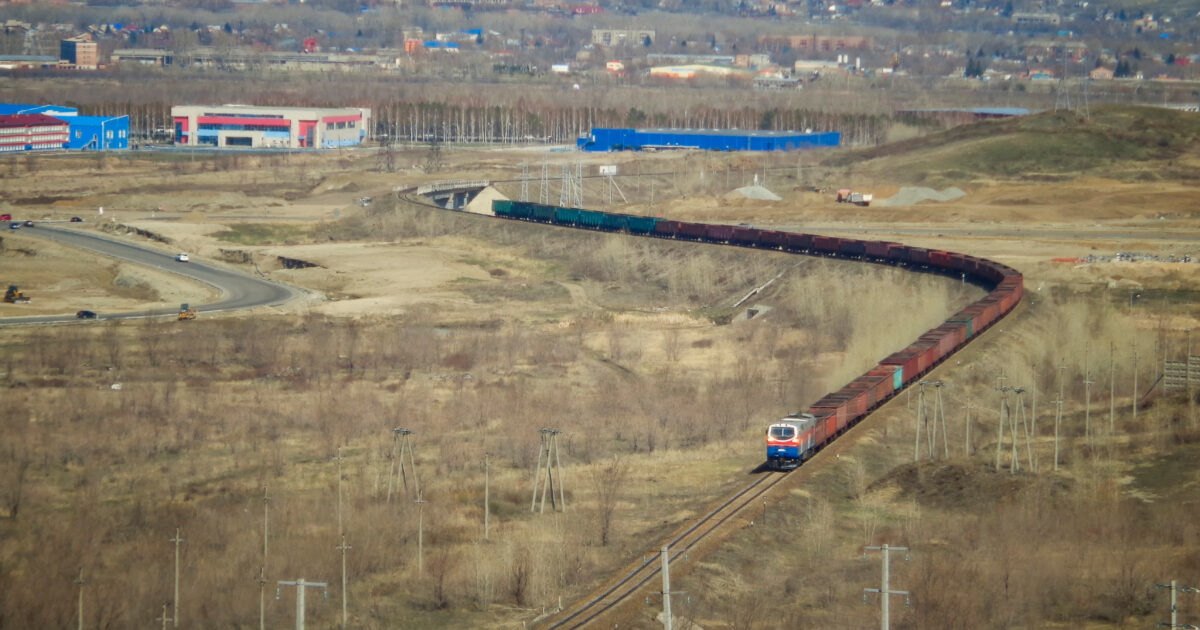 Lieferketten-unter-Druck-Warum-G-terz-ge-zwischen-China-und-Europa-pl-tzlich-boomen