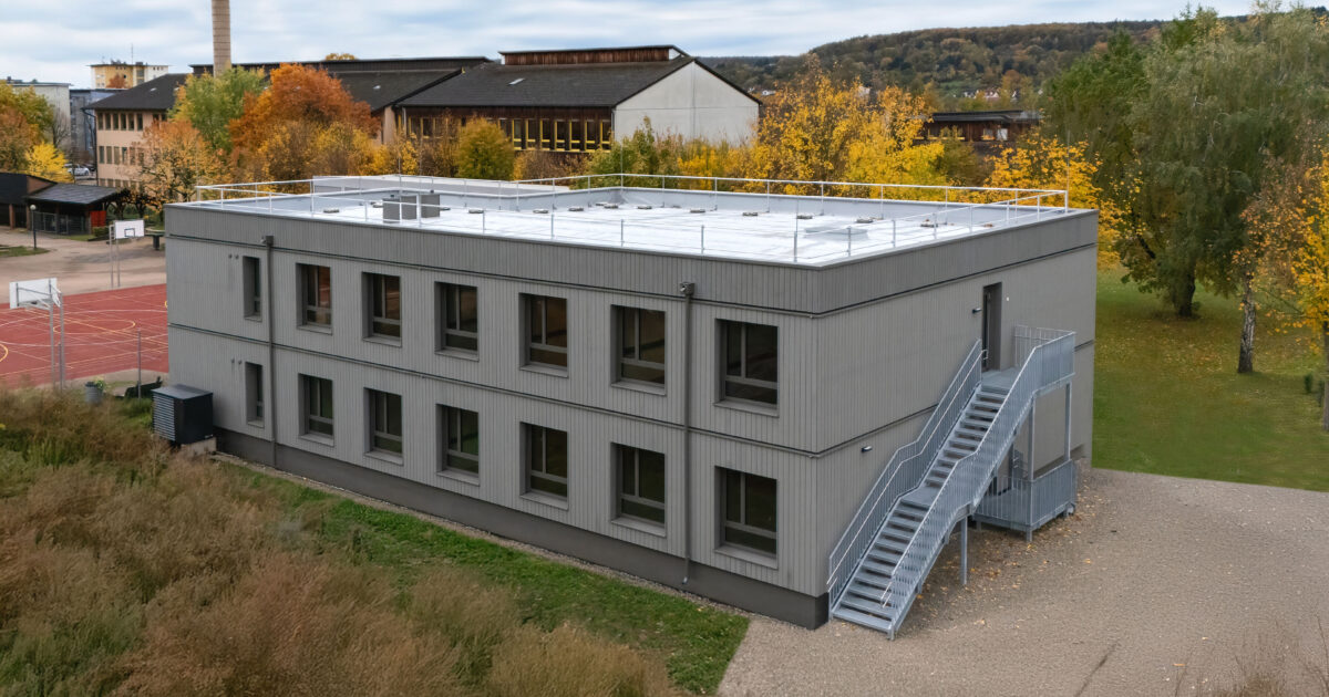 Milit-rische-Infrastruktur-Wenn-Kasernen-aus-dem-Baukasten-kommen