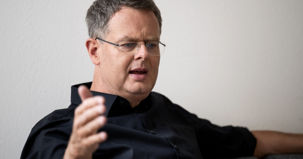 Netzwerkforscher-Katzmair-Wir-spielen-Markt-die-anderen-Monopol-