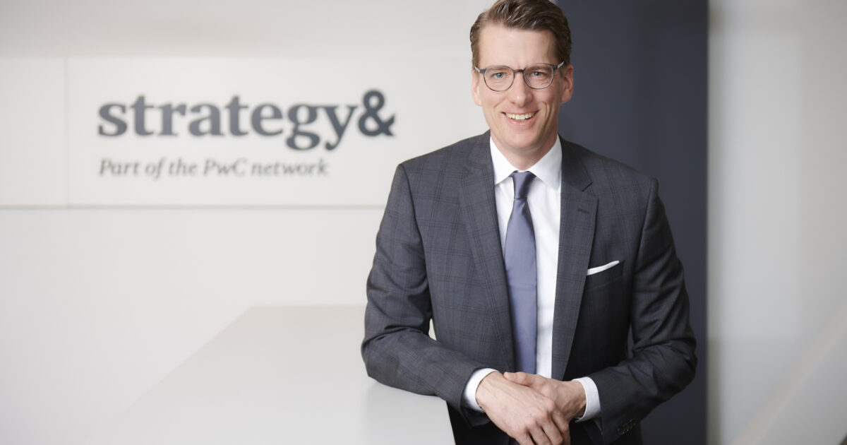 Johannes-Schneider-Partner-bei-Strategy-sterreich-Ohne-KI-wird-es-nicht-mehr-gehen-