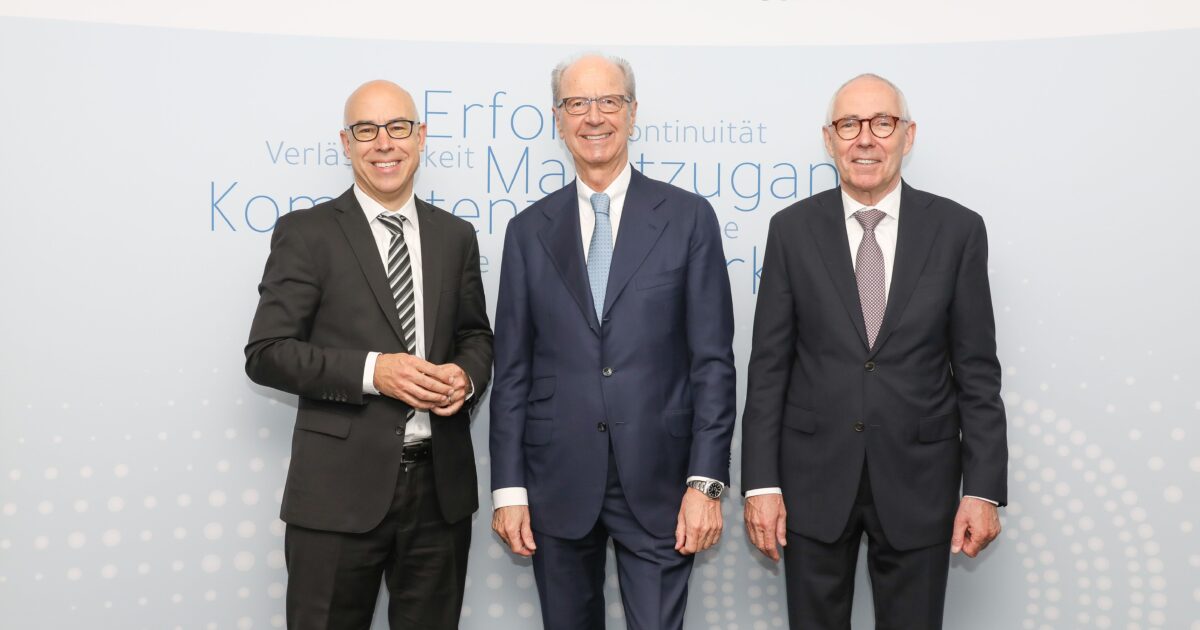 Zu-langsam-zu-teuer-zu-tr-ge-Warum-Deutschland-und-sterreich-jetzt-handeln-m-ssen