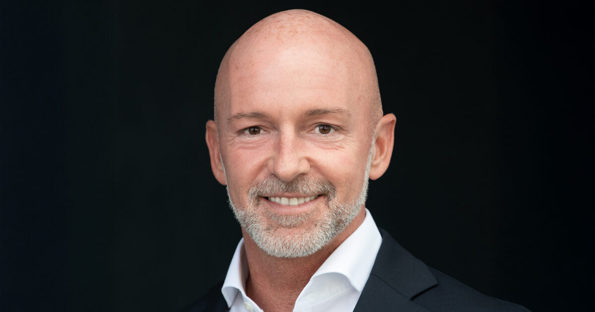 Alessandro-Cacciola-bernimmt-Leitung-der-Luft-und-Seefracht-bei-Gebr-der-Weiss