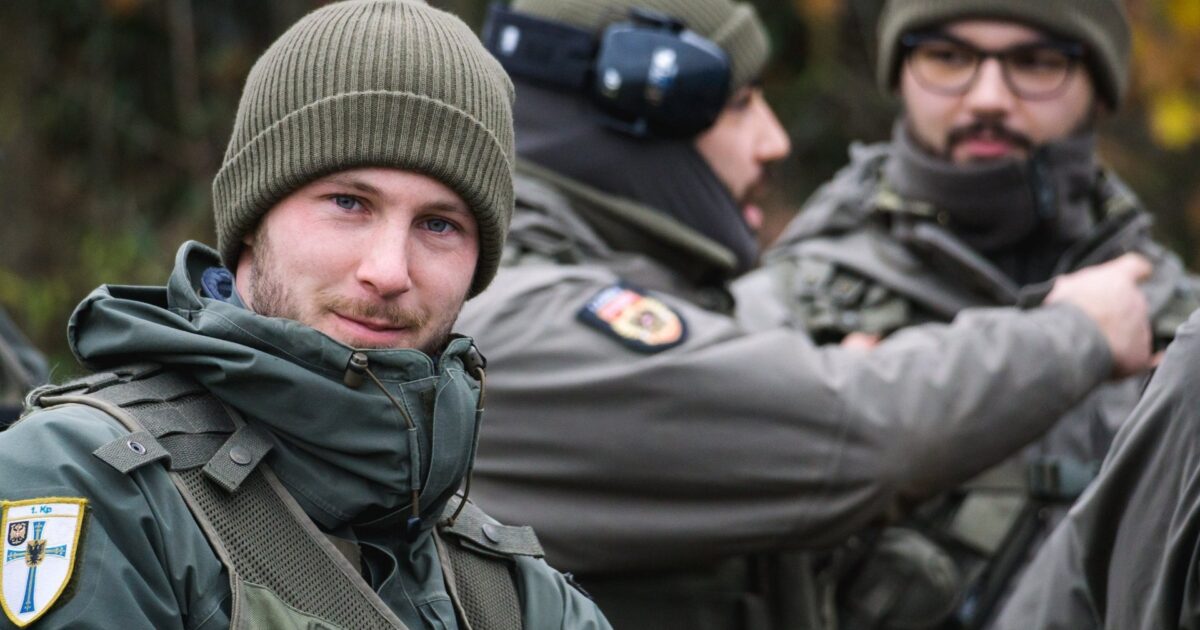 Das-Milizsystem-sterreichs-Staatsb-rger-in-Uniform-