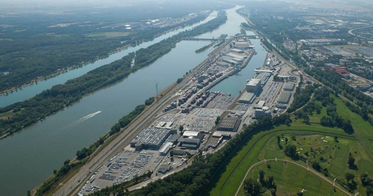 Filmstudio-Krankenhaus-Lager-und-Innovationshub-So-hat-sich-der-Hafen-Wien-entwickelt