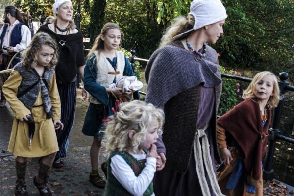 Thumbnail Zotte Zaterdag 2025 campagnebeeld foto Cultuurhuis Garenspinnerij Claire Taal