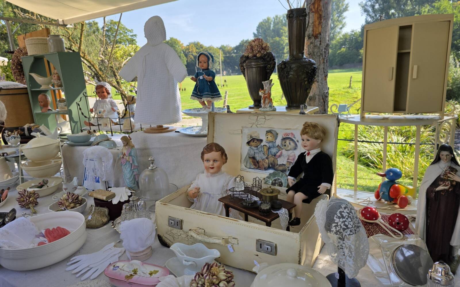 	Brocante Fair in de Gouwekerk in Gouda