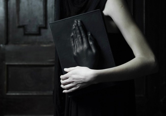 konstantin-kofta-human-anatomy-accessories-11-677x473