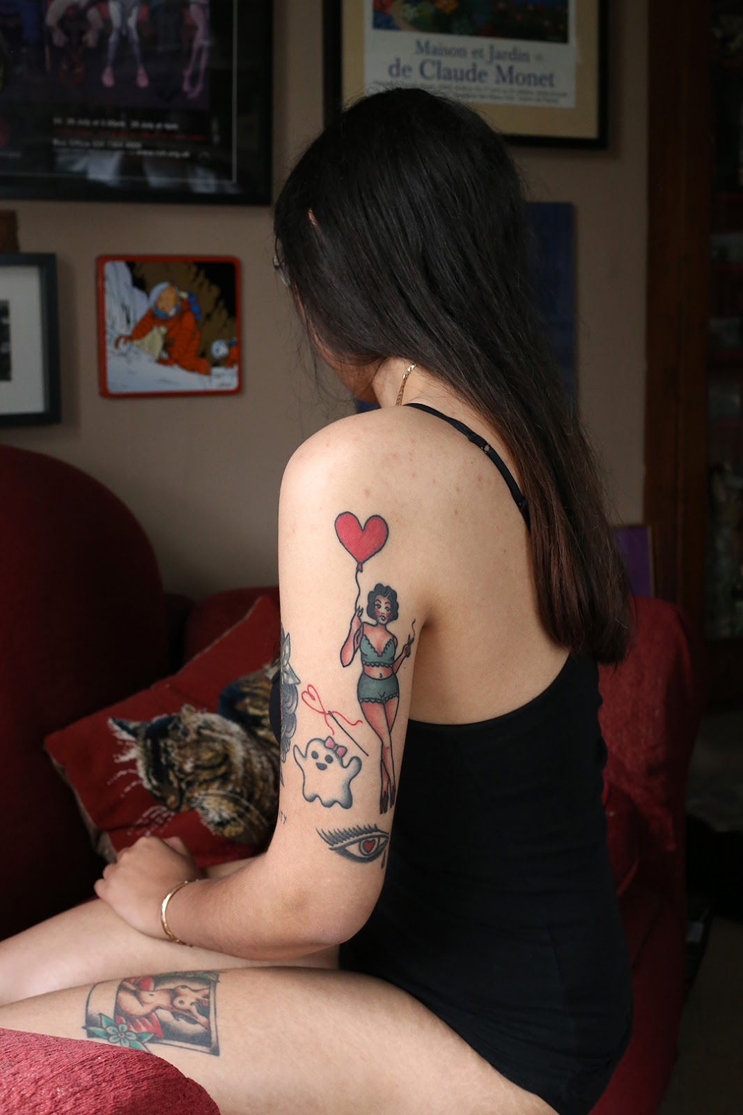 hannah-hill-hanecdote-woman-with-balloon-tattoo-2