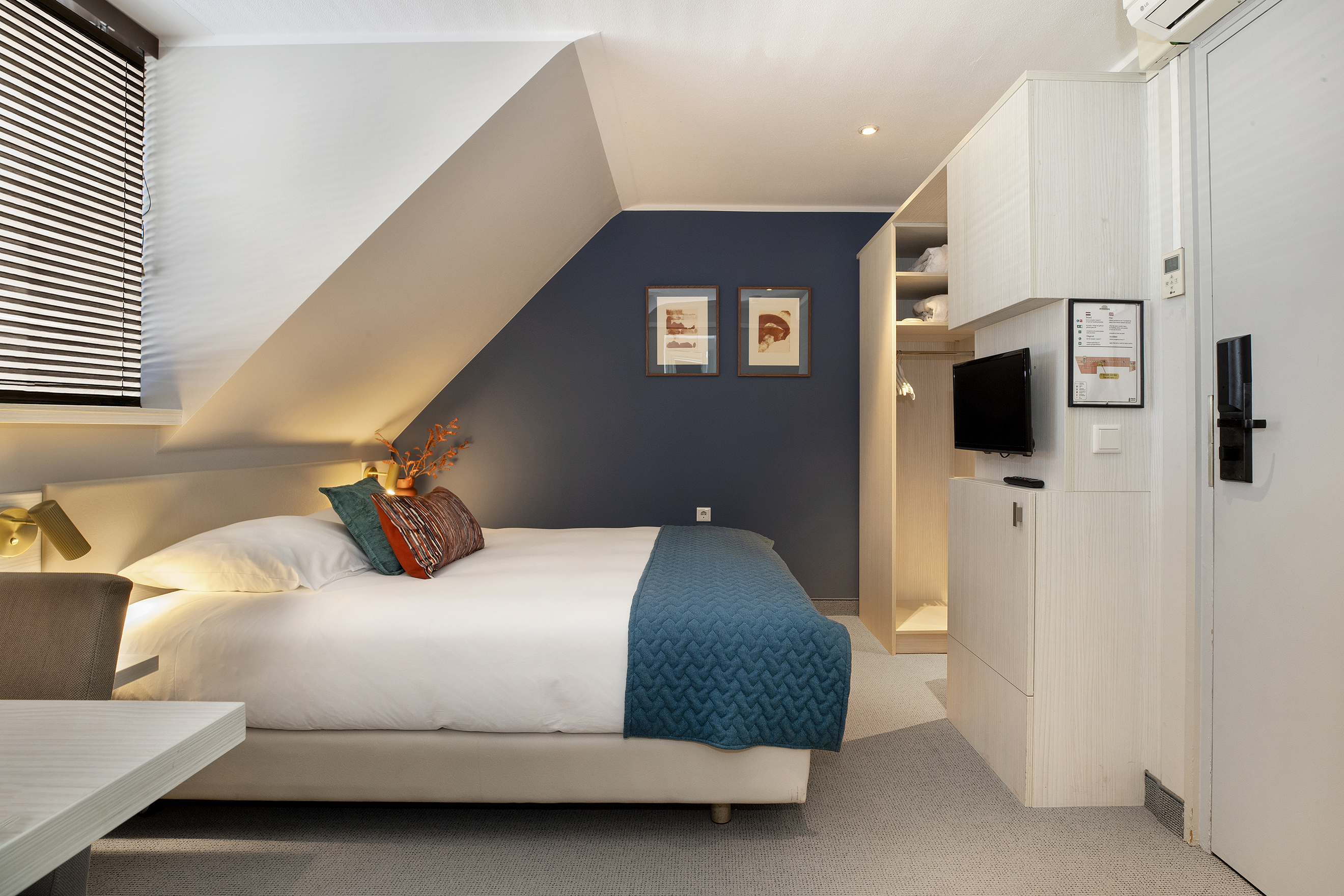 https://s3.eu-central-1.amazonaws.com/wilmersberg-2022/media/Kamers/P9I2678-luxa-2.jpg