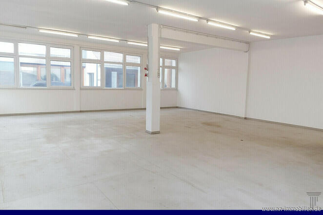 GROSSZGIGE HALLE MIT BRO: IDEAL FR LOGISTIK UND LAGER!