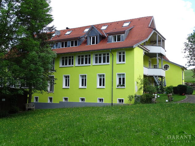 Exklusives Mehrfamilienhaus mit weitlufigem Park in einmaliger Lage!