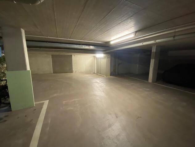 Tiefgaragenstellplatz zu vermieten
