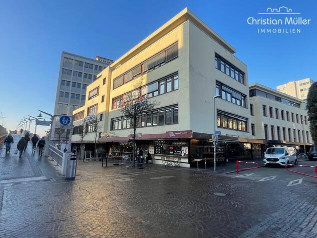 Broflche in zentraler Lage an der Bahnhofsachse - direkt gegenber dem Freiburger Hauptbahnhof