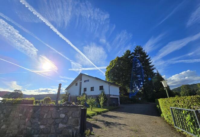 KERNSANIERTE TRAUM LUXUS VILLA MIT GROSSEM GRUNDSTCK IN EINER EINZIGARTIGEN LAGE IM SDSCHWARZWALD