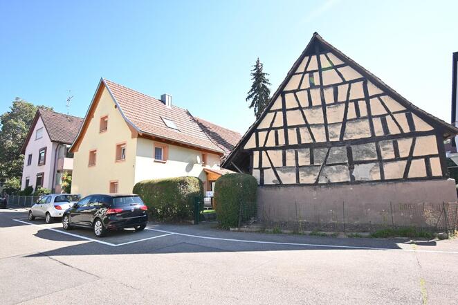 2 Wohnhuser auf einem Grundstck: 3 FMH und historisches Stadthaus mit Scheune