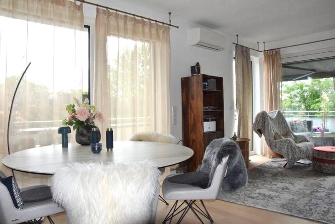 Moderne & grozgige 2-Zimmer Attikawohnung in Breisach mit vielen Extras inklusive