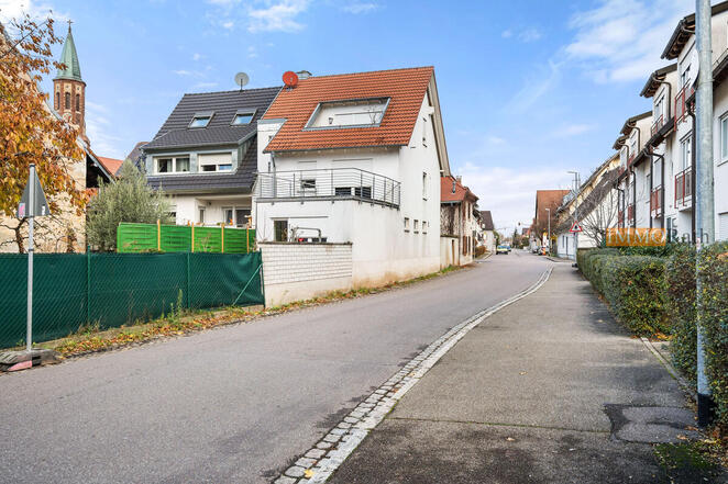 IMMORath.de - Grozgiges Einfamilienhaus mit Garten & Garage
