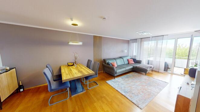 Hochwertige lichtdurchflutete 3-Zimmer-Wohnung mit 2 Balkonen in guter Lage in Freiburg-Rieselfeld!