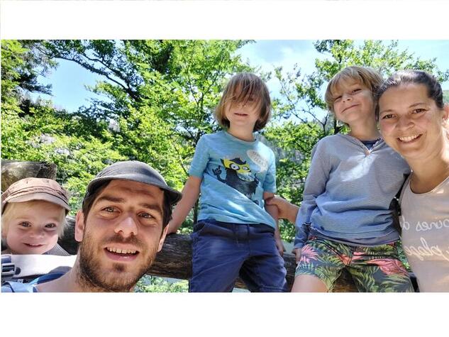 Familie mit 3 tollen Kindern sucht Haus zum Kauf in FR Umgebung