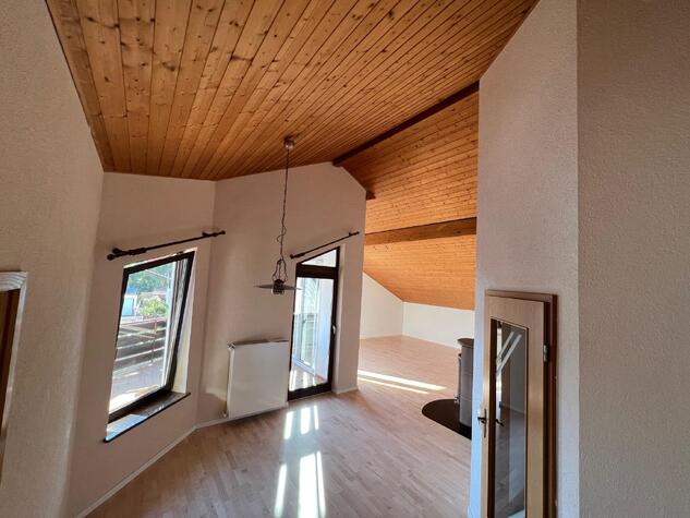 3.5 Zi mit Balkon, Garten u Garage