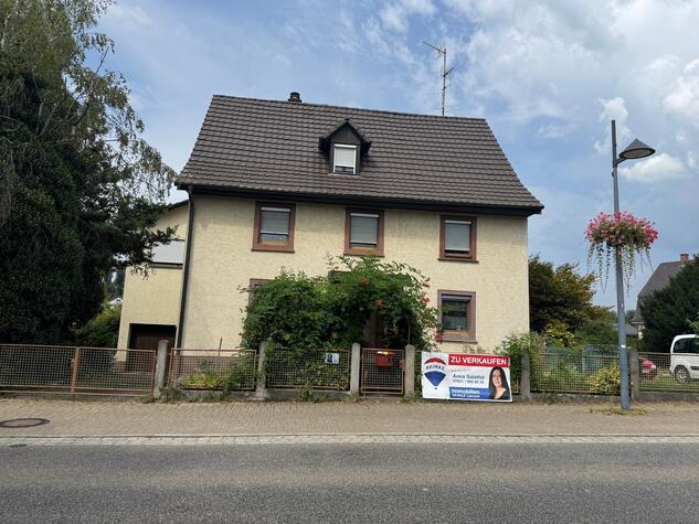 Groes Haus mit vielen Mglichkeiten im Herzen von Binzen!