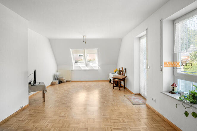 IMMORath.de - Grozgiges Wohnhaus in Freiburg-Munzingen