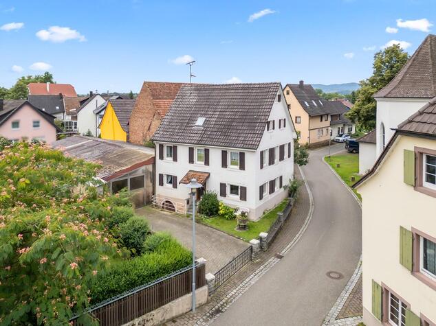 Familienfreundliches Einfamilienhaus mit Hof und Gartenparadies