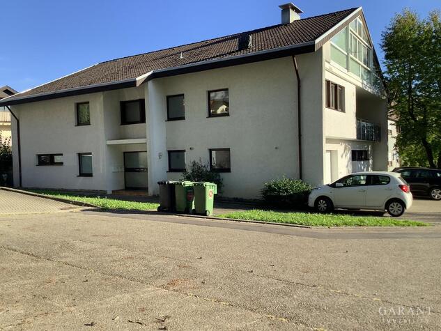 Gemtliche 5-Zimmer-Wohnung mit zwei Balkonen, ideal zum Selbstbezug oder auch als Kapitalanlage!