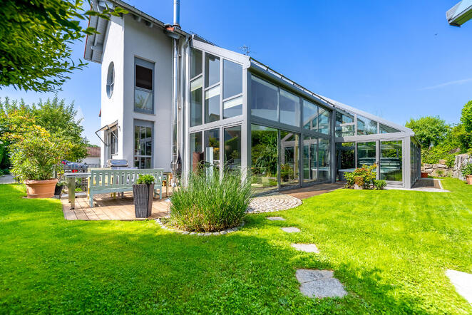 Einfamilienhaus mit Einliegerwohnung - Einzigartig. Stilvoll. Exklusiv!