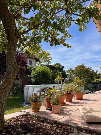 Renoviertes Traumhaus sucht neue Eigentmer!
Groflchige Terrasse +Garten !
-Mehrgenerationenhaus-