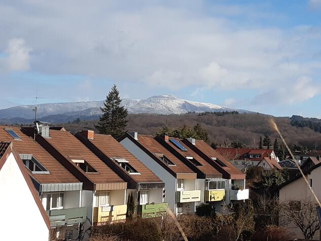2 Zimmer Attika Wohnung in Gundelfingen (ca. 66m), toller Ausblick auf den Kandel, mit Einzelgarage