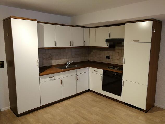 1.5 Zimmer Whg. mit EBK, Bad und Parkplatz