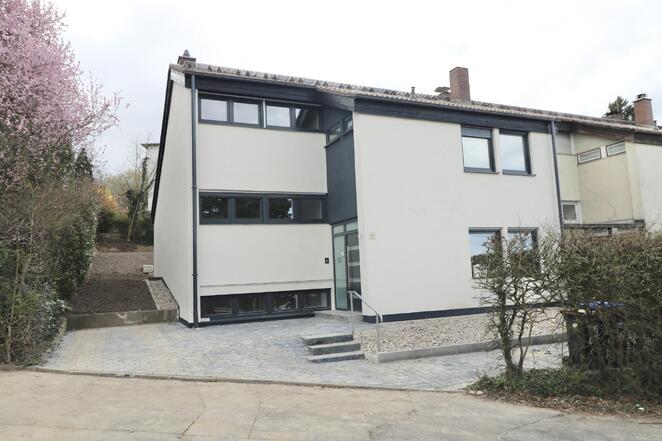 Saniertes groes Reiheneckhaus mit Garten und Garage in toller Lage von Lrrach-Salzert