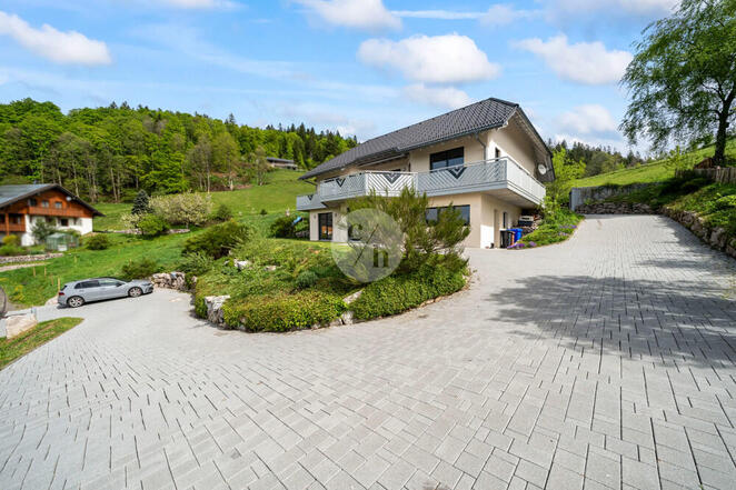 Wohnen mit Weitblick: Hochwertiges Architektenhaus in Ibach mit Alpenpanorama