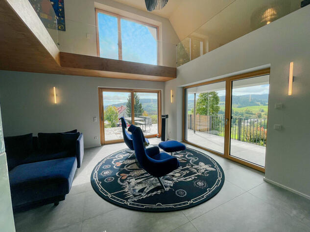 Architektonisches Schwarzwaldhaus mit Einliegerwohnung in sonniger Hanglage von Bernau