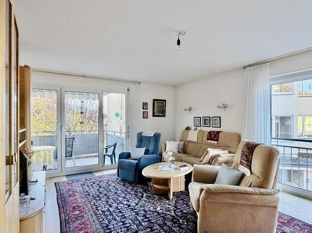 Helle 3-Zimmer-Wohnung mit berdachtem Balkon