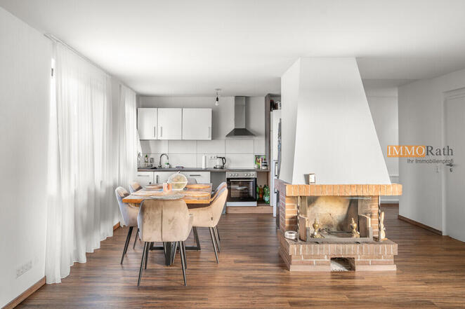 IMMORath.de - Sanierte Penthousewohnung mit Kamin und Dachterrasse