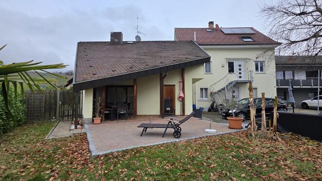 Modernes Einfamilienhaus mit Garten, Terrassen und Garage in schner Lage von Efringen-Kirchen