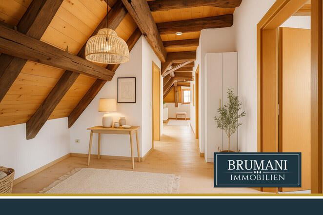 BRUMANI | Lichtdurchflutete DG-Wohnung mit gro�z�gigem Wohnbereich im Denkmalhaus in Sulzburg