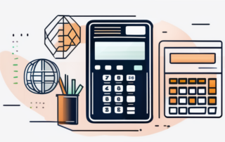 Person mit Taschenrechner und Gehaltsliste auf Schreibtisch.