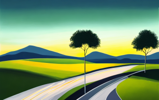 Landschaftliche Landstrasse bei Sonnenuntergang mit Auto, symbolisiert sicheres und sparsames Fahren.