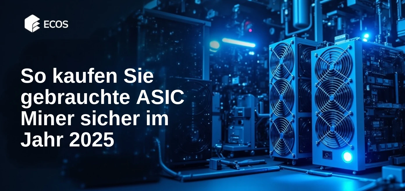 Nahaufnahme von gebrauchten ASIC-Minern, gestapelt in einer industriellen Mining-Anlage, mit blauer und Neonbeleuchtung, die die Geräte hervorhebt