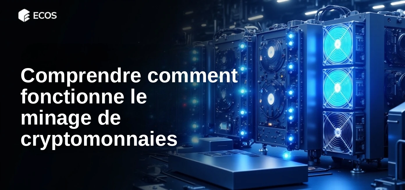 Gros plan sur une rig de minage de cryptomonnaies high-tech avec plusieurs unités ASIC alignées dans une installation industrielle sous un éclairage bleu froid mettant en valeur les surfaces métalliques et les éclairs électriques, soulignant la technologie blockchain et les processus de minage de cryptomonnaies.