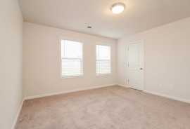 3 bedroom 2 bathroom 2 car garage in the quiet Mis, Greenville