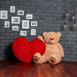 Love-Filled Bear with Heart | Giant Teddy, ps 300