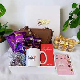Send Surprise Gifts For Wife with Same Day Deliver, ₹ 786