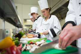 5 Compelling Reasons to Pursue FIFO Chef Jobs, Yuleba