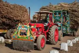 Purana Tractor, ₹ 200,000