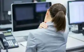 Chiropractic Neck Pain Safety: Risks & Facts Guide, Auburn