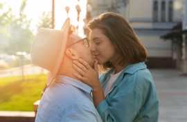 Connect with Like-Minded Dating Phone Dater at Red, New City